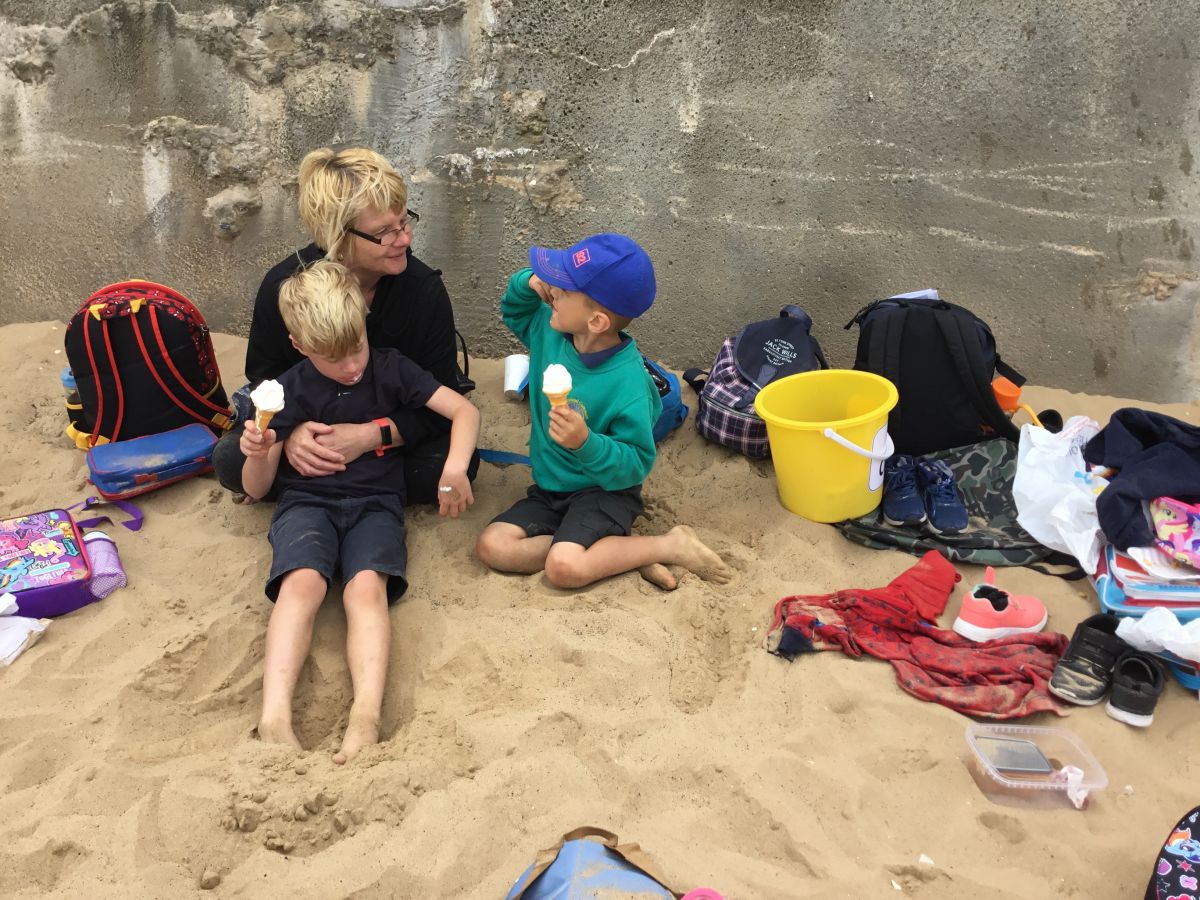 8412EA1A-9EA7-4DC1-BBC6-CB504D7C30D8